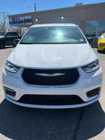 2025 Chrysler Pacifica Select