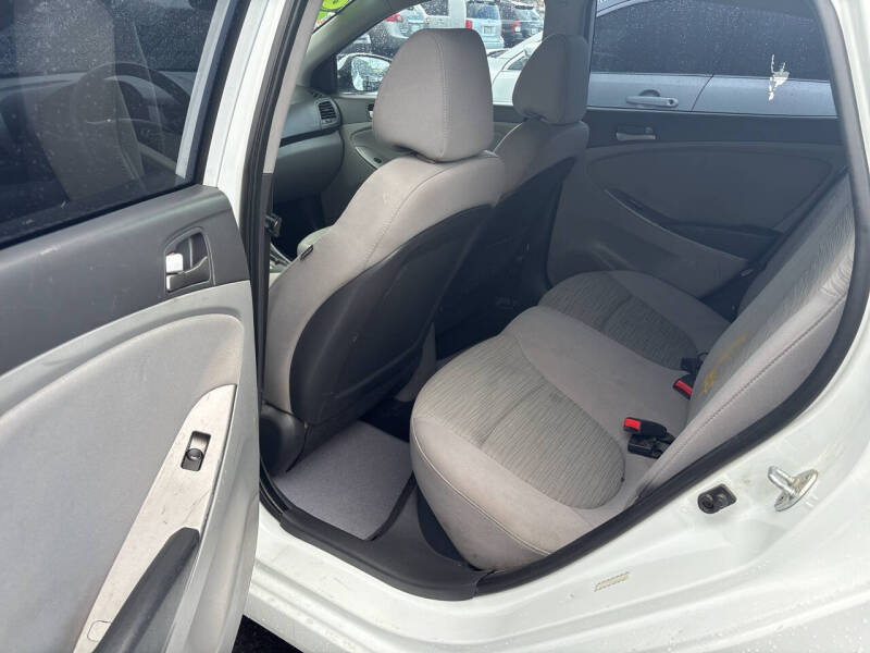 2017 Hyundai Accent SE