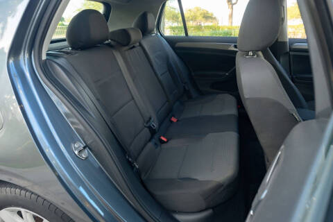 2017 Volkswagen Golf TSI S