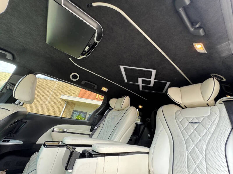 2020 Toyota Sienna LE 7-Passenger