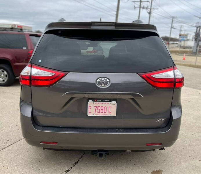 2019 Toyota Sienna XLE 8-Passenger