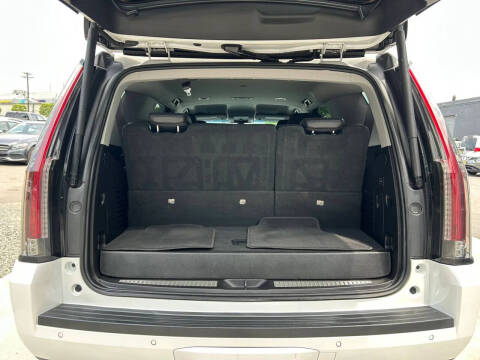 2019 Cadillac Escalade Standard