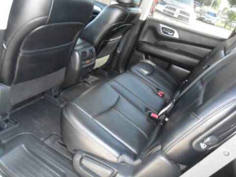 2017 Nissan Pathfinder SL