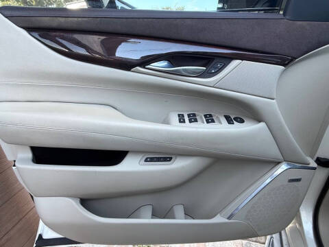 2015 Cadillac Escalade Luxury