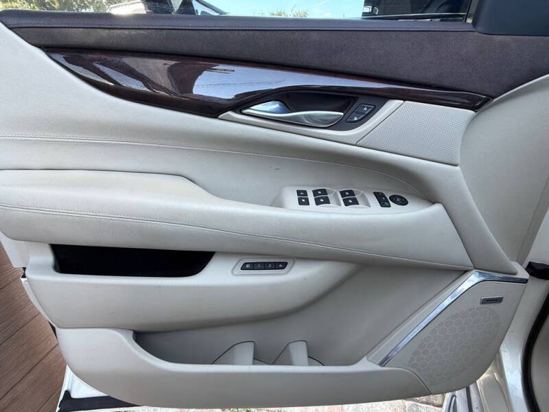 2015 Cadillac Escalade Luxury