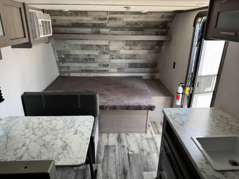 2022 Dutchmen Coleman