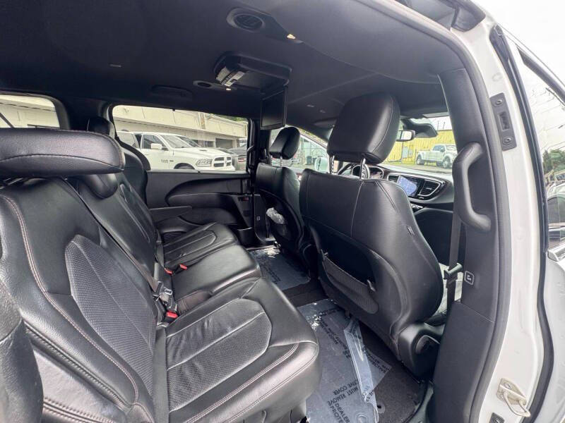 2020 Chrysler Pacifica Touring L