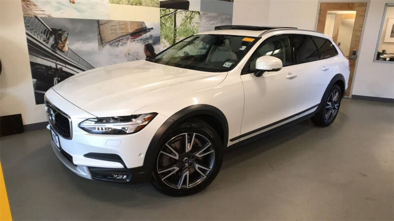 2018 Volvo V90 Cross Country T6