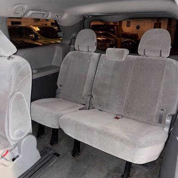2017 Toyota Sienna LE 8-Passenger