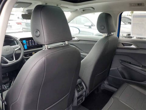 2025 Volkswagen Taos SE Black 4Motion