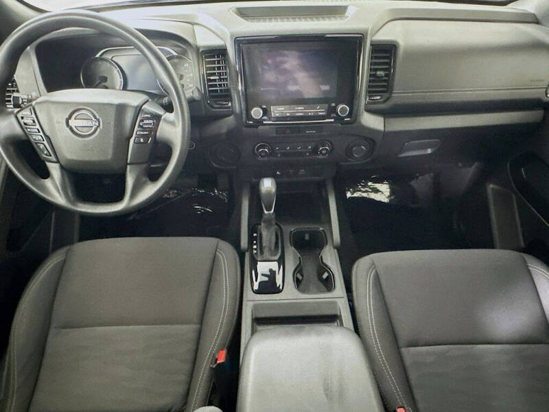 2023 Nissan Frontier SV