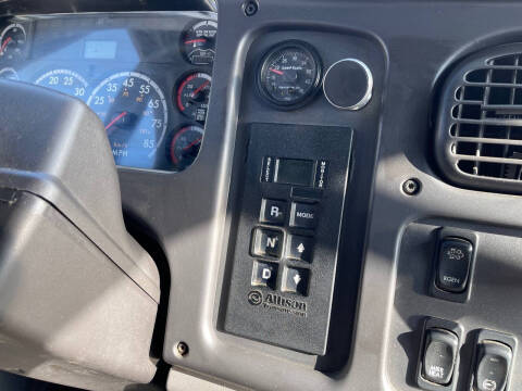 2012 Freightliner Business class M2