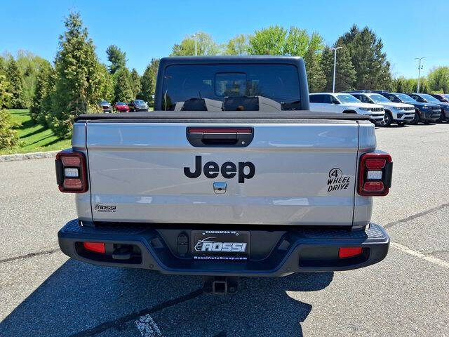 2021 Jeep Gladiator Willys