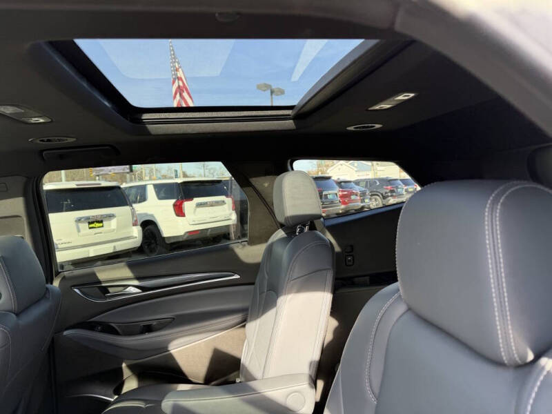 2023 Buick Enclave Essence