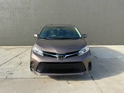 2020 Toyota Sienna LE Mobility 7-Passenger