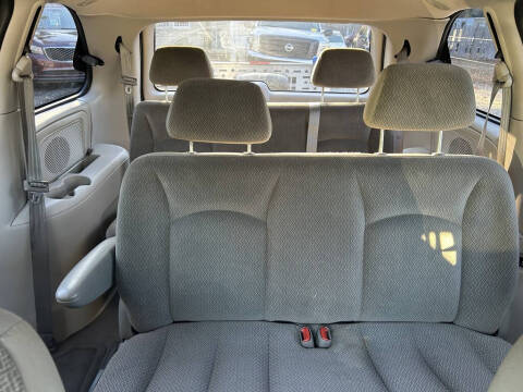 2005 Chrysler Town and Country