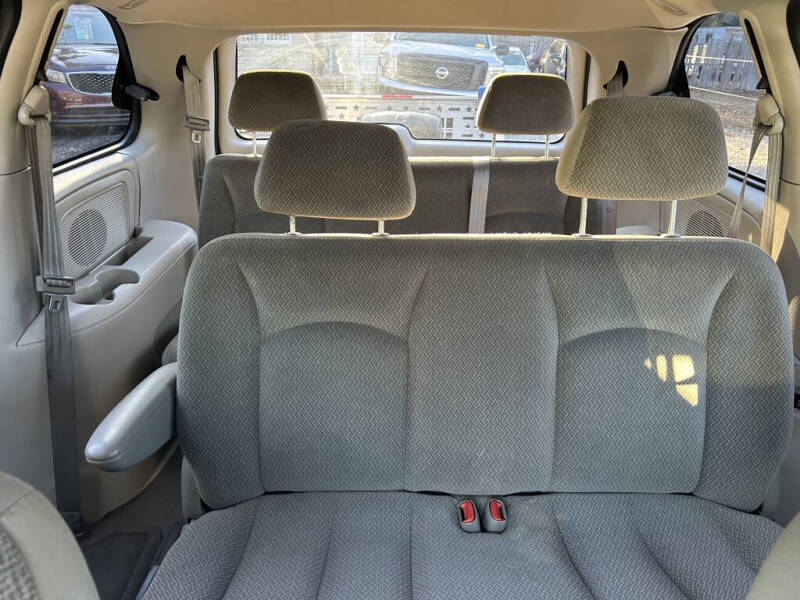 2005 Chrysler Town and Country