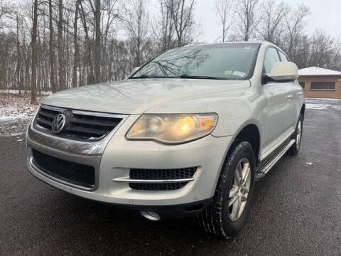 2008 Volkswagen Touareg 2 for sale at GOOD USED CARS INC in Ravenna OH