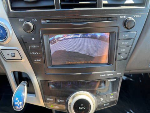 2014 Toyota Prius v Five