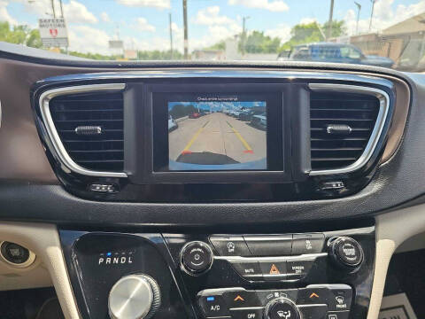 2020 Chrysler Voyager LX