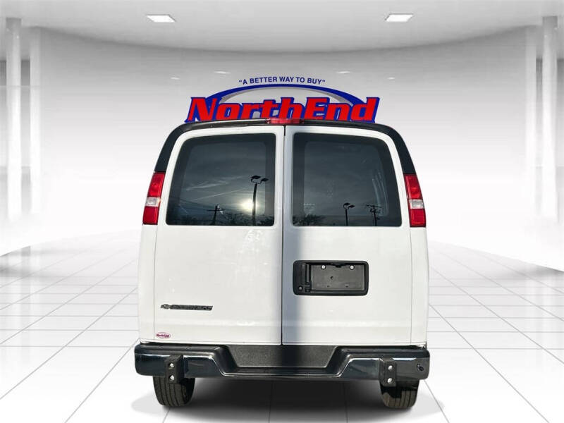 2022 Chevrolet Express 2500