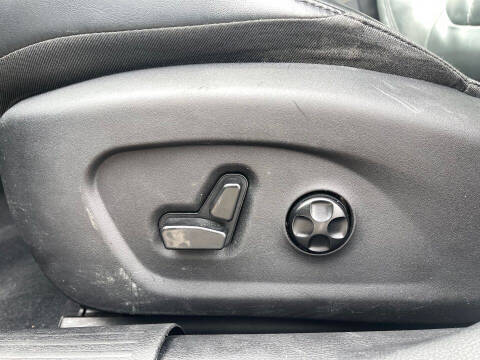 2017 Chrysler 200 Limited