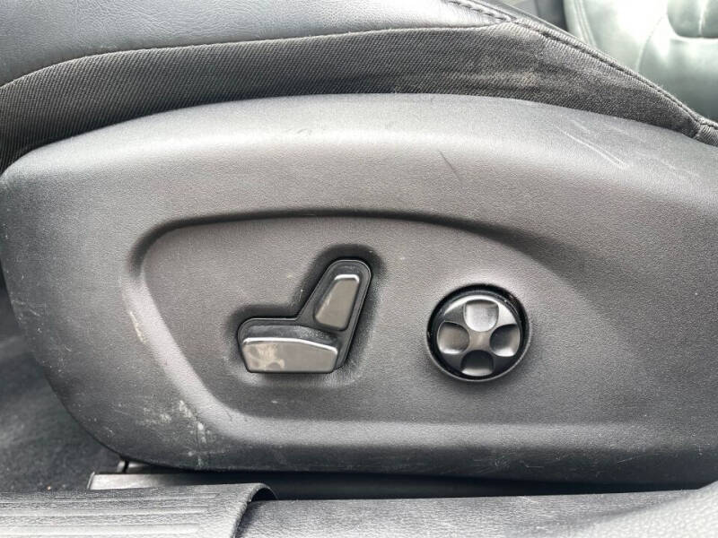 2017 Chrysler 200 Limited