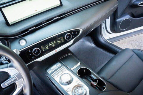 2025 Genesis GV70 2.5T Standard