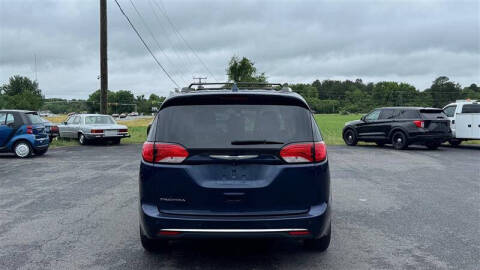 2017 Chrysler Pacifica Touring-L Plus