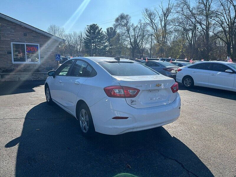 2017 Chevrolet Cruze LS Auto