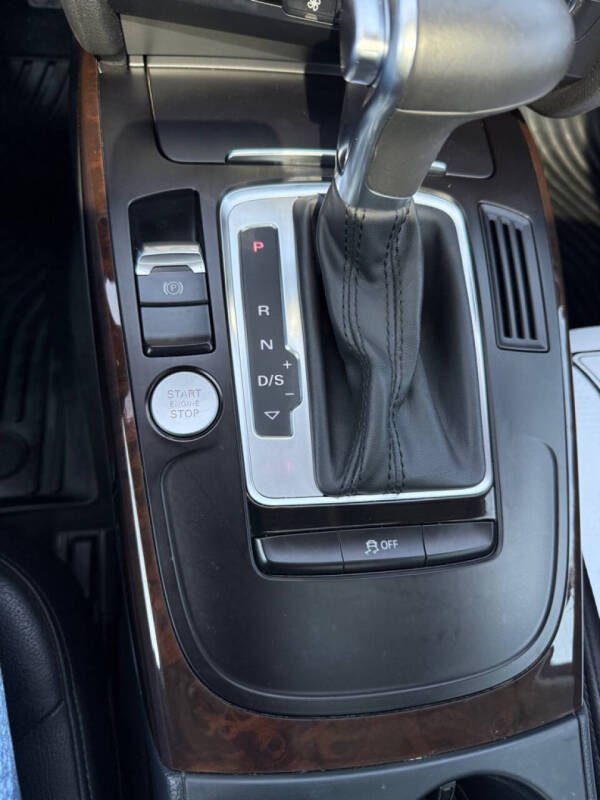 2016 Audi A4 2.0T quattro Premium