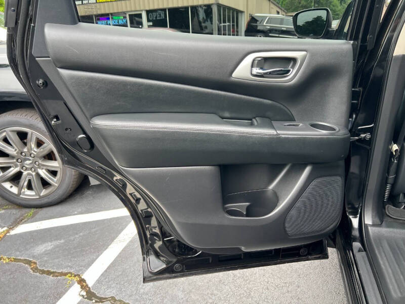 2018 Nissan Pathfinder SV