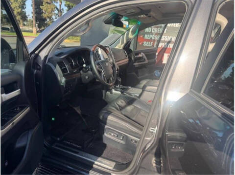 2017 Toyota Land Cruiser