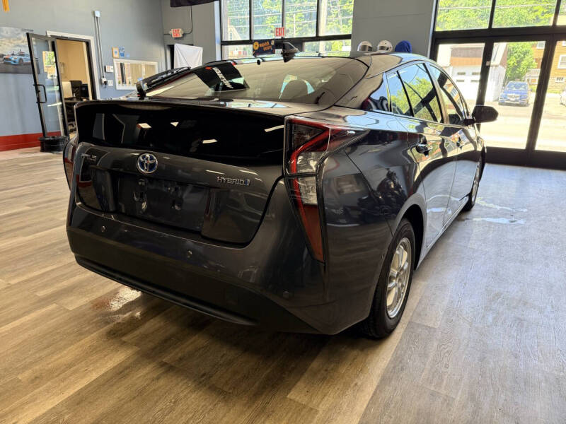 2018 Toyota Prius Three