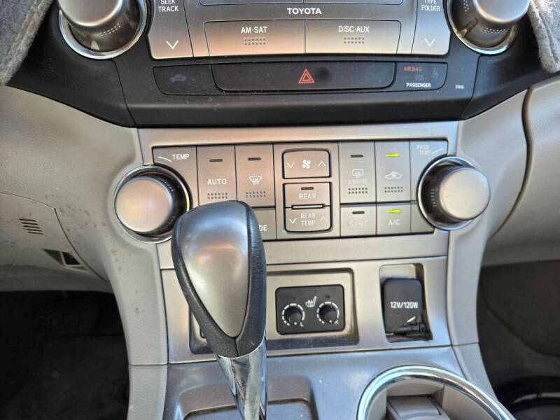 2010 Toyota Highlander SE