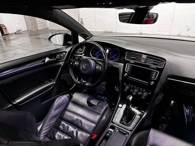 2017 Volkswagen Golf R 4Motion