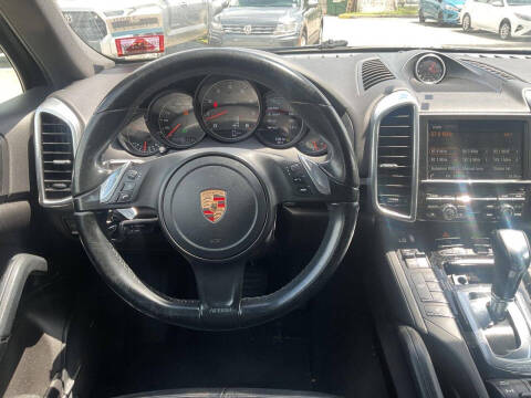 2014 Porsche Cayenne Platinum