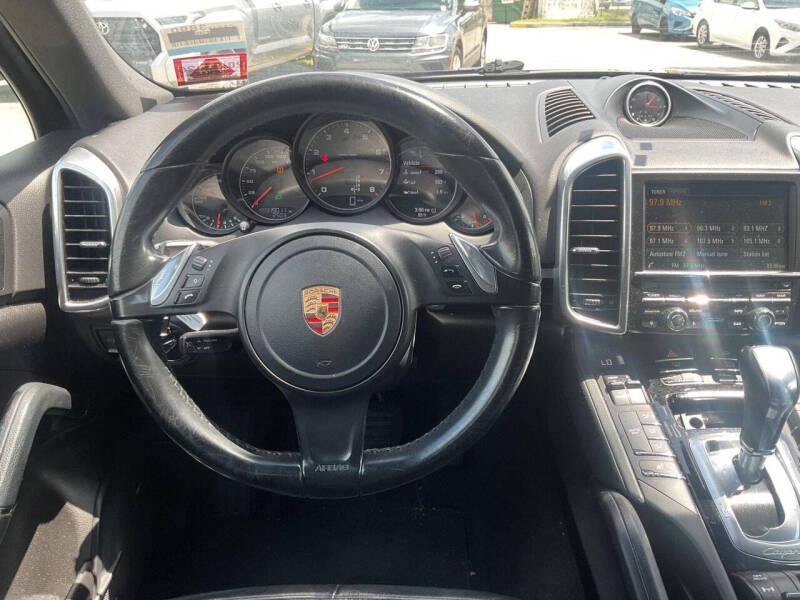 2014 Porsche Cayenne Platinum