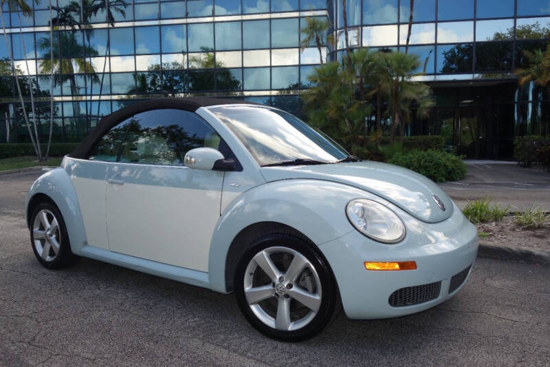 2010 Volkswagen New Beetle Convertible Final Edition