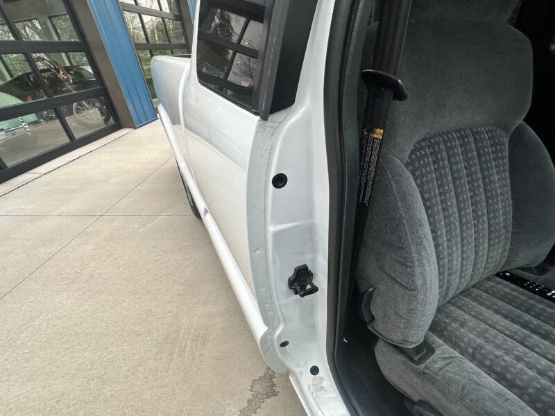 2000 Chevrolet S-10 LS