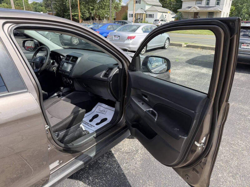 2019 Mitsubishi Outlander Sport SE