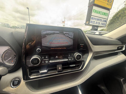 2023 Toyota Highlander LE