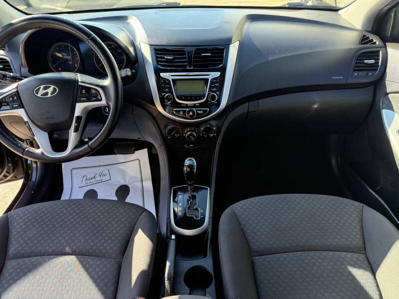 2013 Hyundai Accent SE