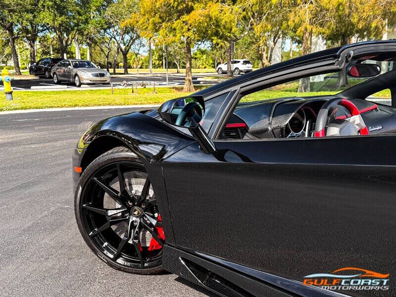 2016 Lamborghini Aventador LP 700-4