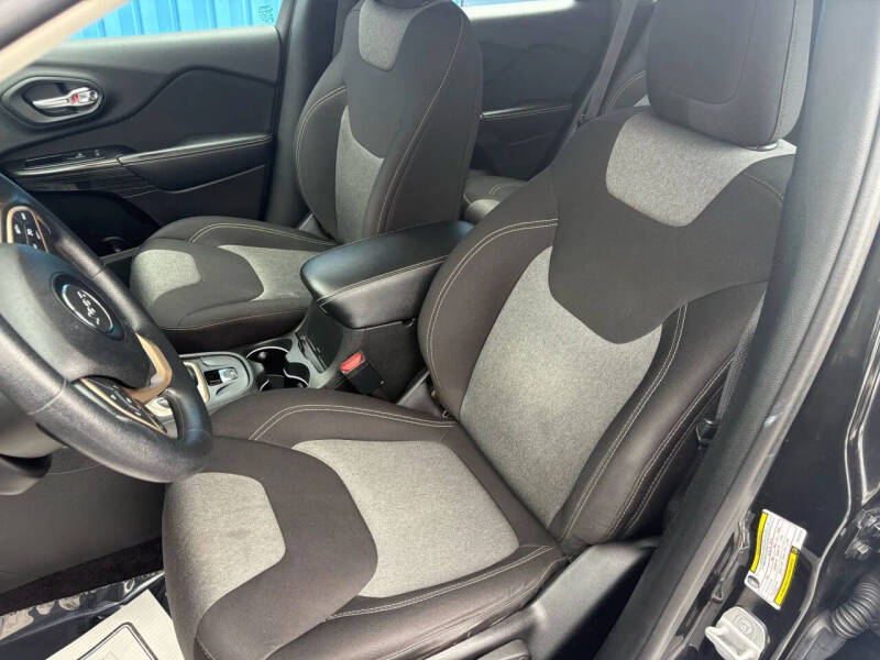 2014 Jeep Cherokee Sport