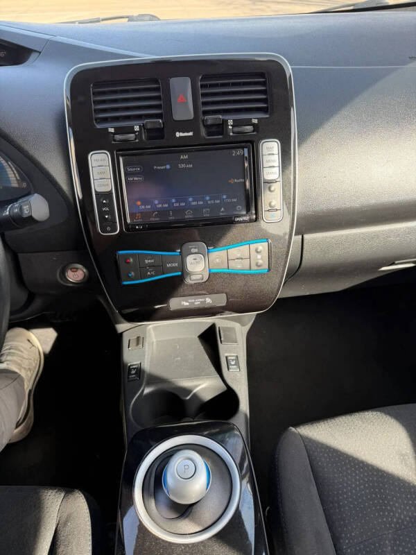 2016 Nissan LEAF