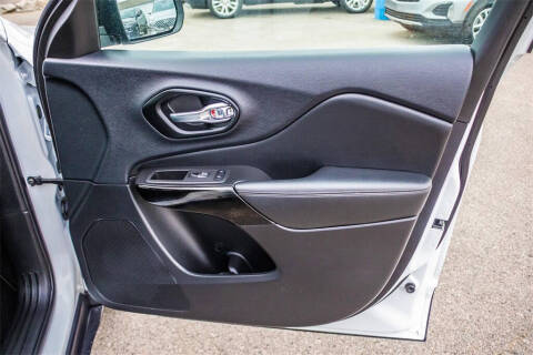 2023 Jeep Cherokee Altitude Lux