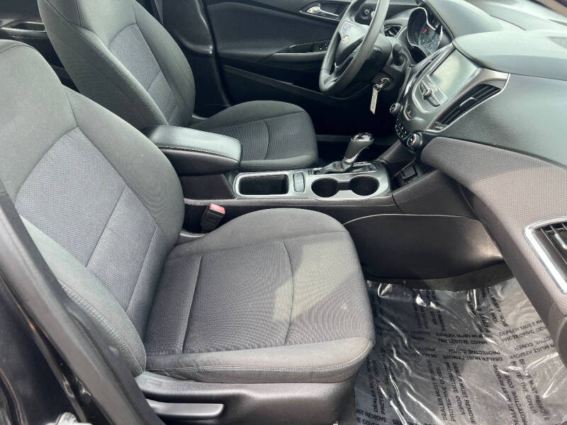 2017 Chevrolet Cruze LT Auto