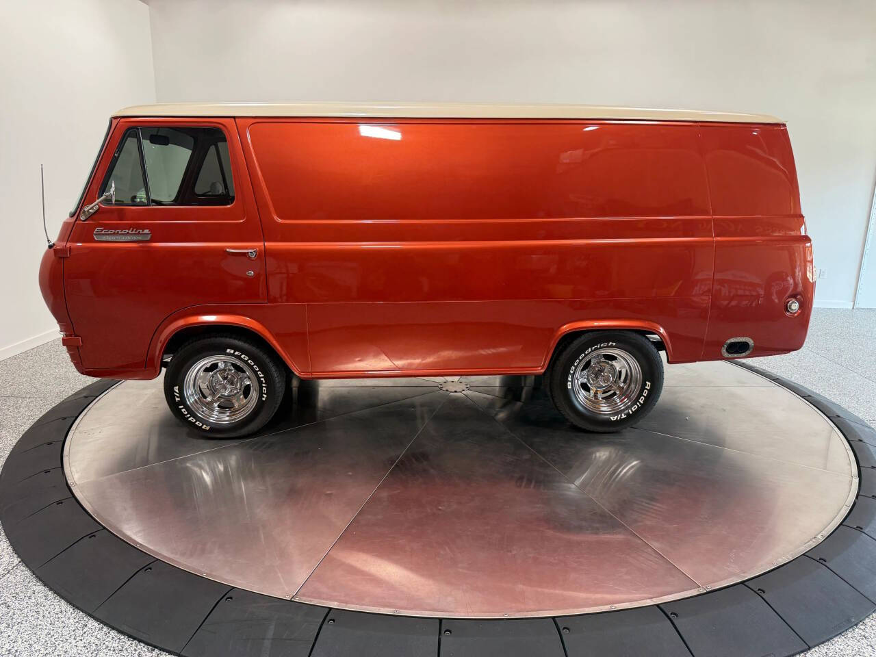 1966 Ford Econoline Supervan 6