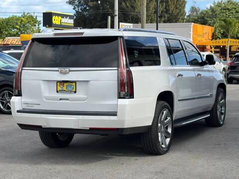 2017 Cadillac Escalade ESV Luxury
